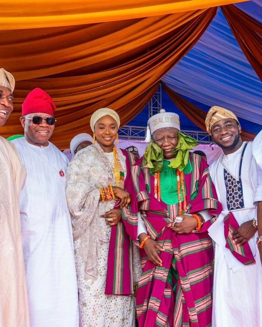 Ahmad Yari with family and guests at the Alaafin of Oyo's palace